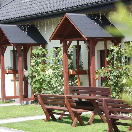 Apartamenty Przy Trakcie Cesarskim Wegierska Gorka Exterior photo